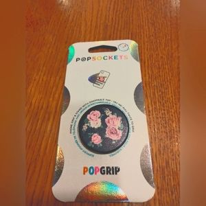 NIP Popsockets phone grip and stand